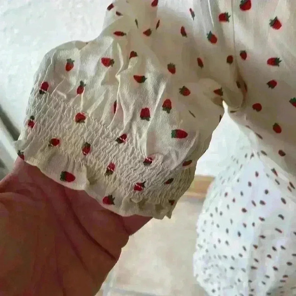 Madewell Silk Clover milk maid style button-front dress in Fresh Strawberries; 2 - Picture 7 of 10